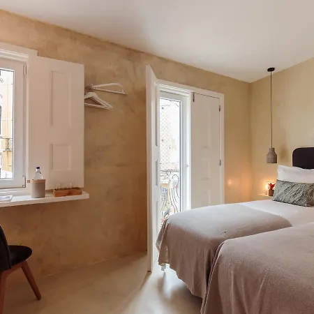 Bed and Breakfast Dear - Living House Lisboa
